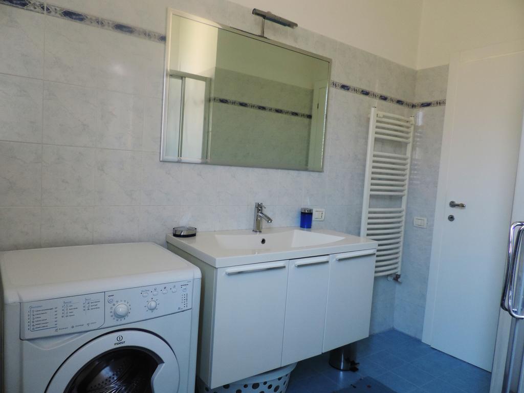 Noemi Apartment San Vincenzo Phòng bức ảnh