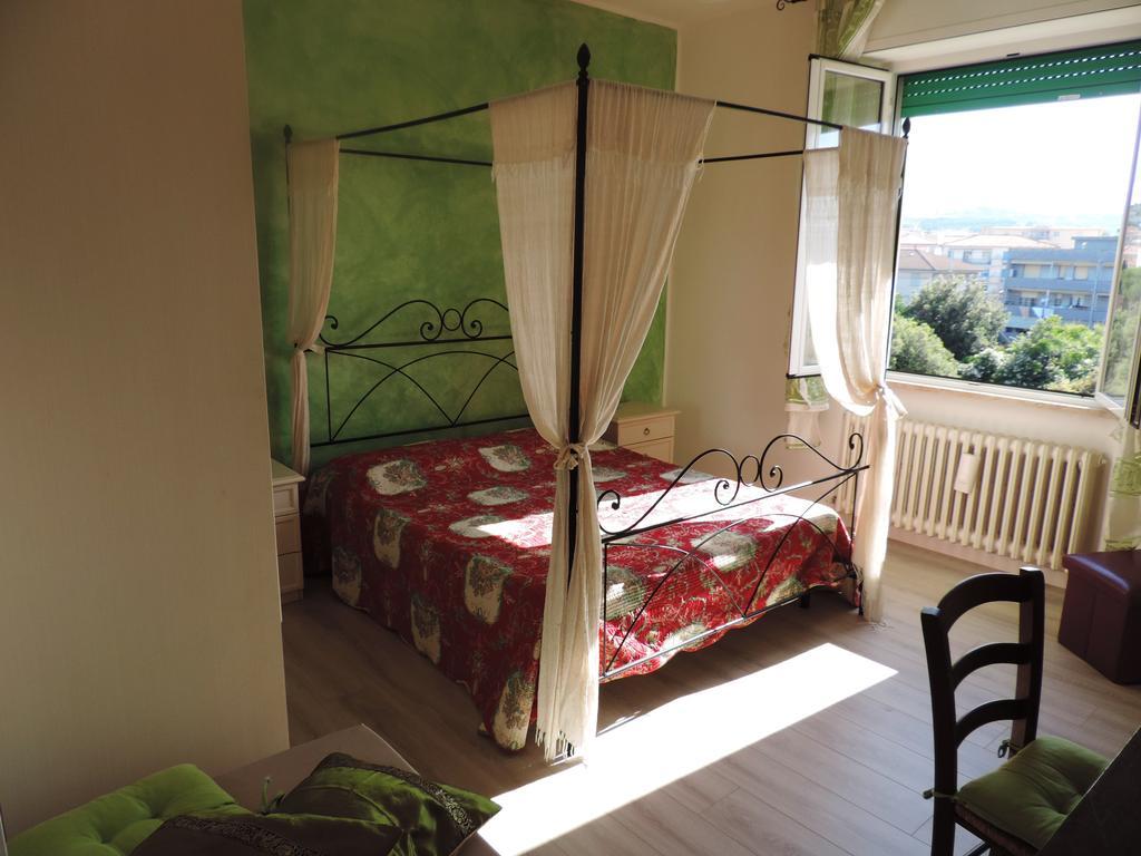 Noemi Apartment San Vincenzo Phòng bức ảnh